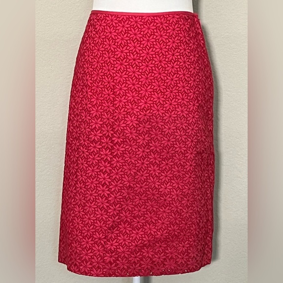 Ann Taylor Dresses & Skirts - Ann Taylor Pink Embroidered Floral Eyelet Pencil Skirt Size 8